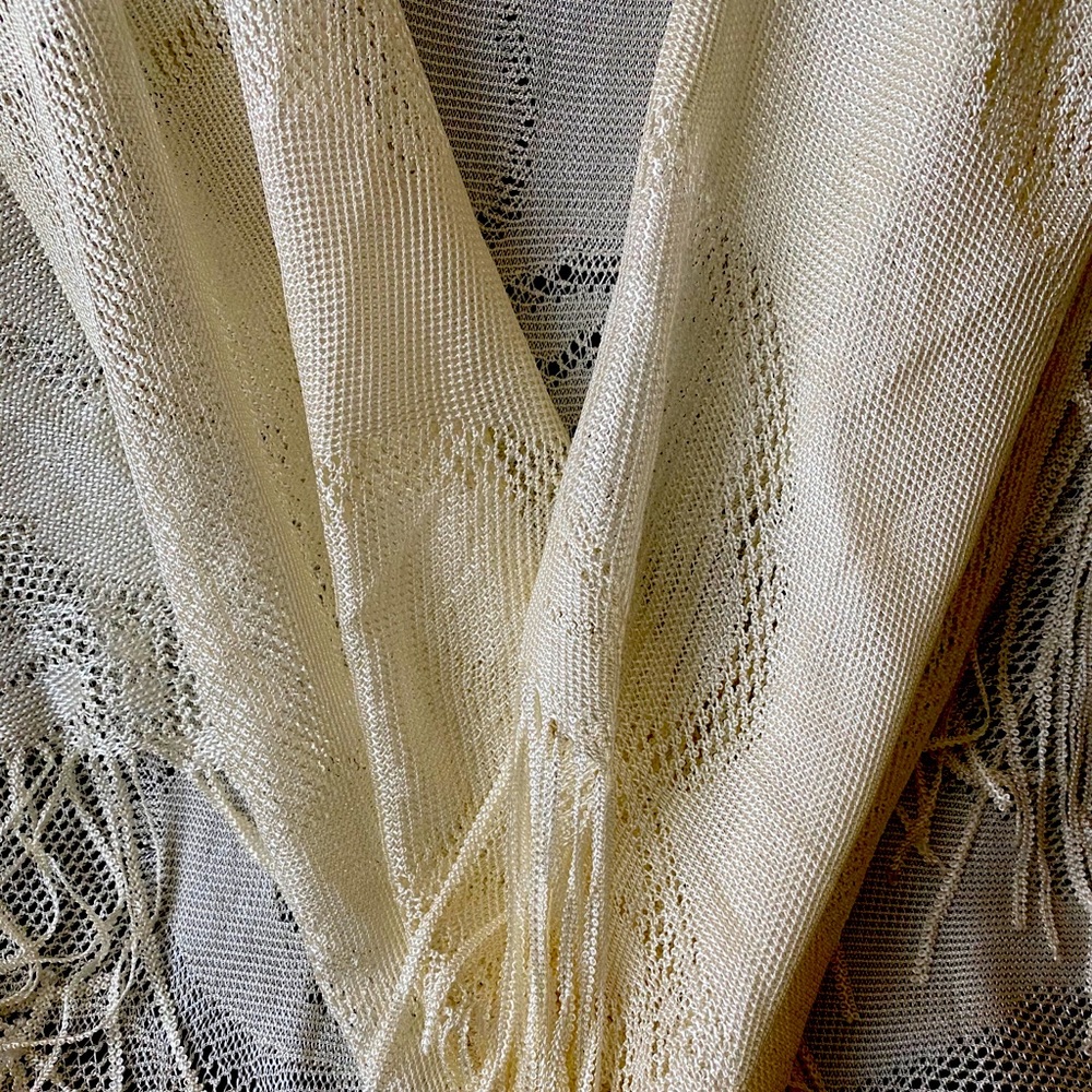 Vintage Cream Lace Shawl